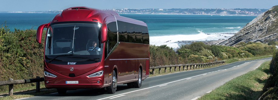 Autocars et Autobus Cover Image